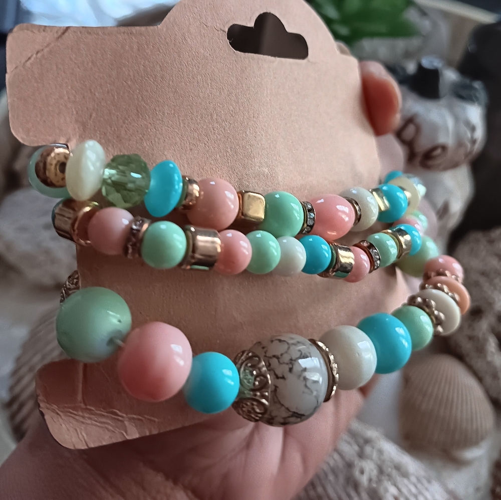 💛Fashion Jewelry Pastel Beaded Bracelet Set - Picture 3 of 3